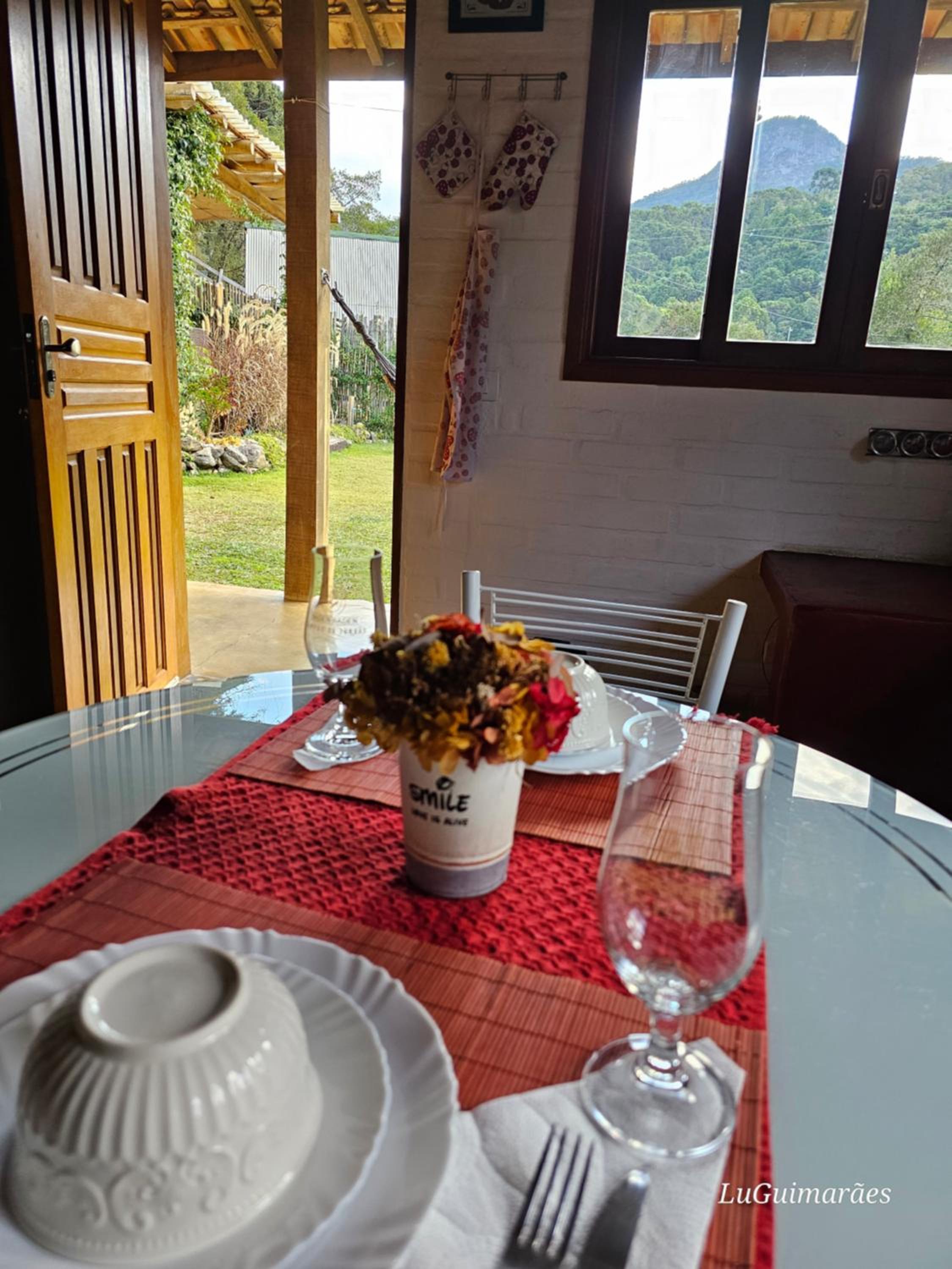 Casa Araucária com vista para montanha
