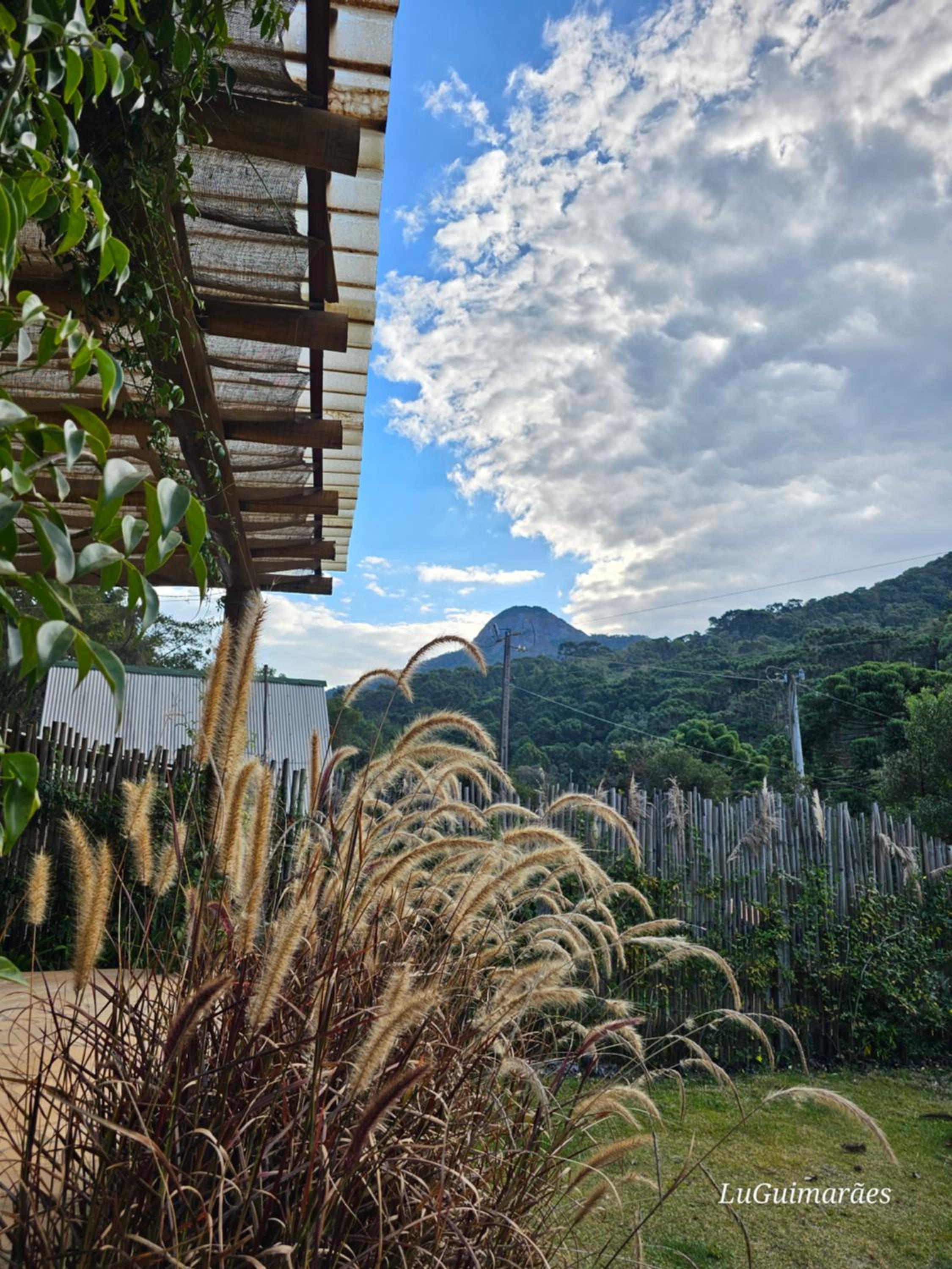 Casa Araucária com vista para montanha