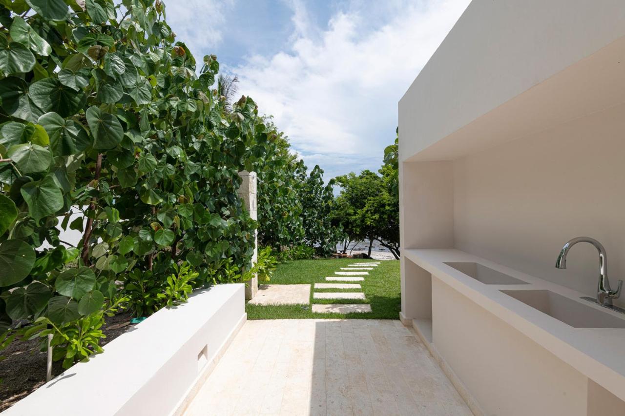 Casa Todos Juntos - Oceanfront staff pool jacuzzy in Bolongo view 4