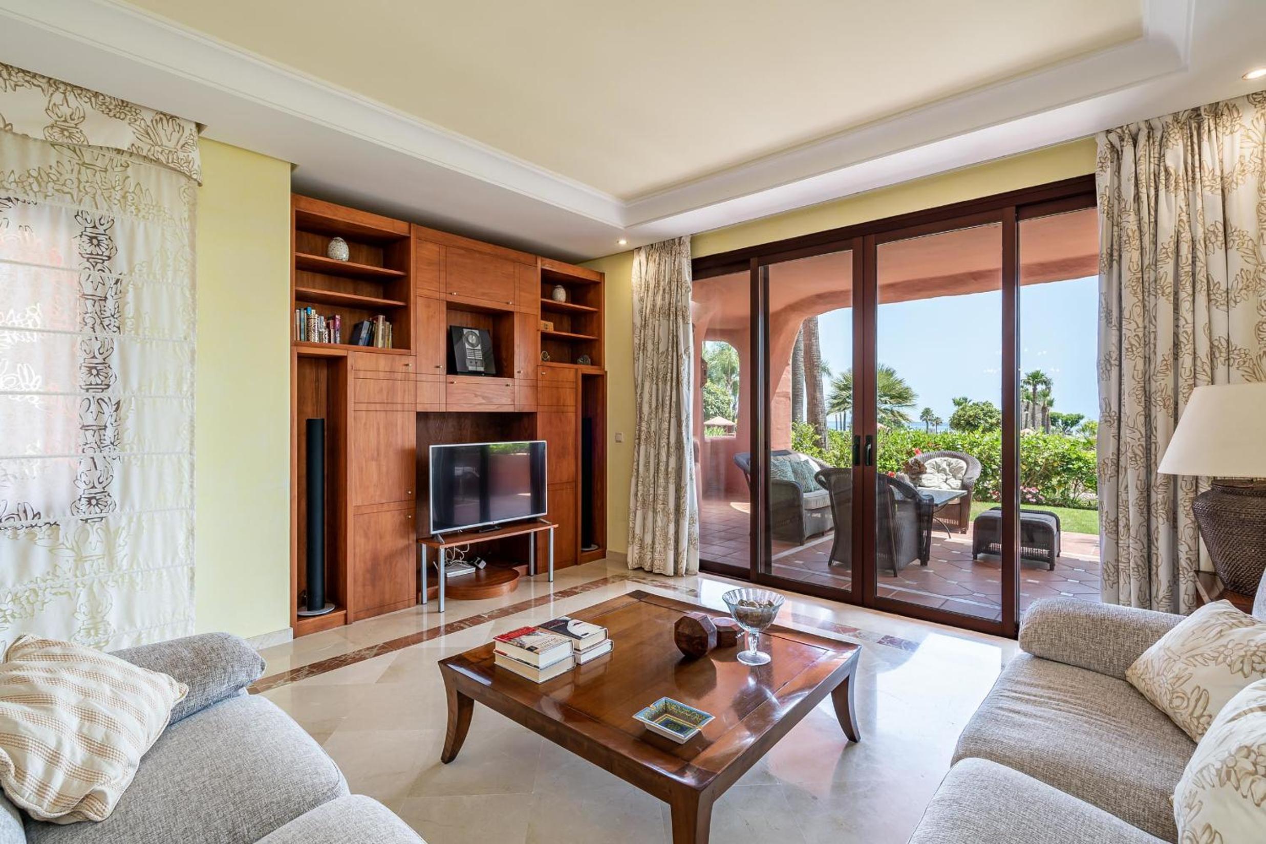 Apartamento bajo en complejo lujoso