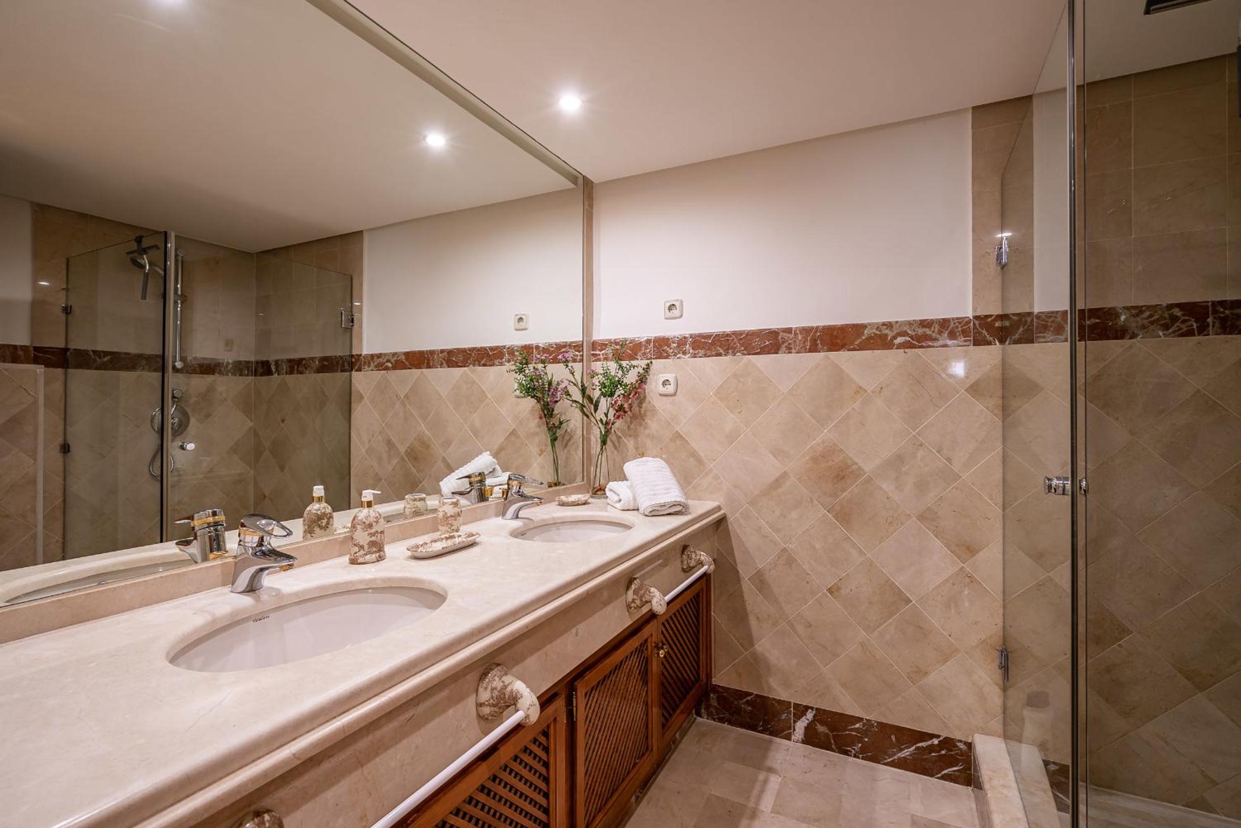 Apartamento bajo en complejo lujoso