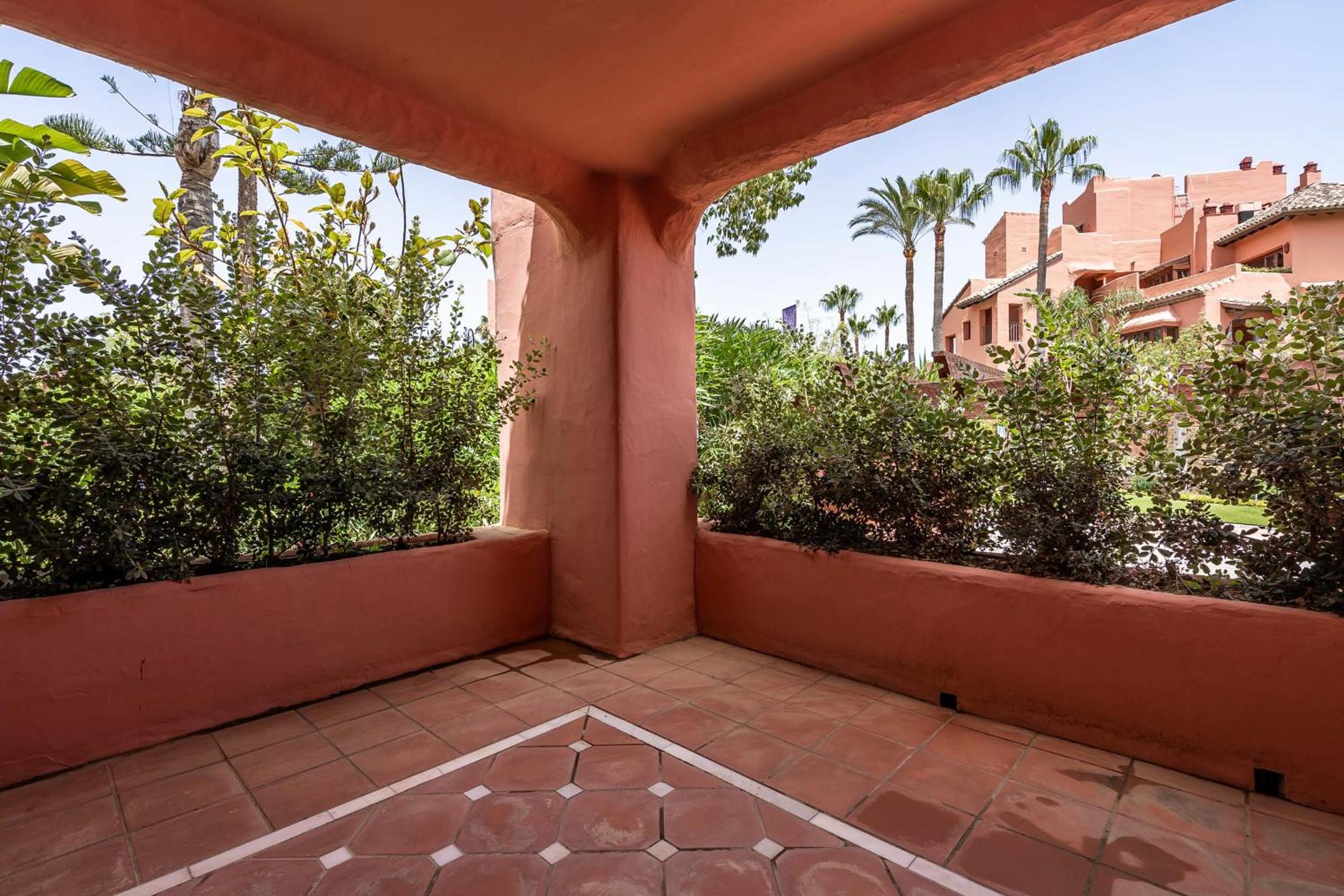 Apartamento bajo en complejo lujoso