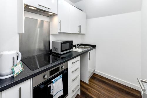 Church Street Flat 12 - Minimalist Studio in Basford view 3