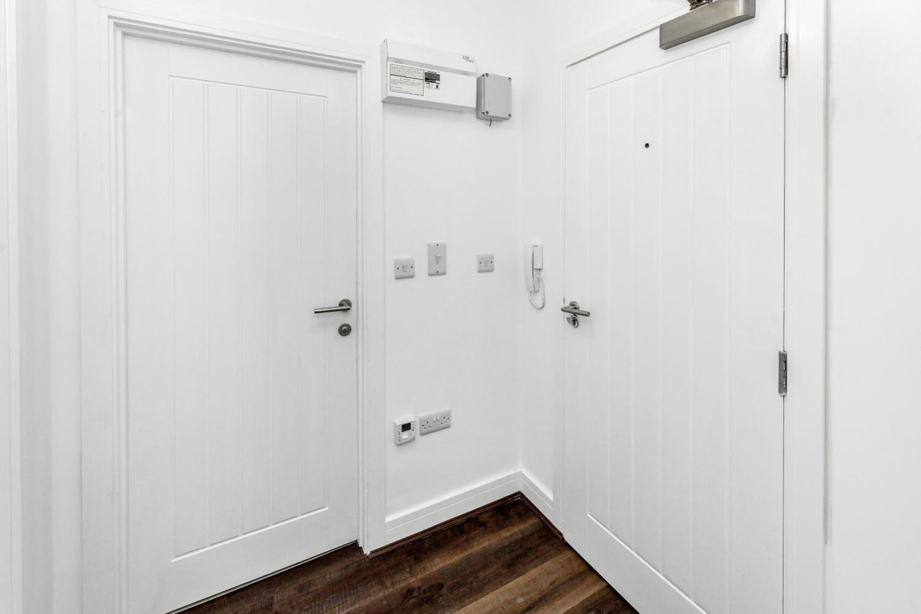 Church Street Flat 12 - Minimalist Studio in Basford view 4