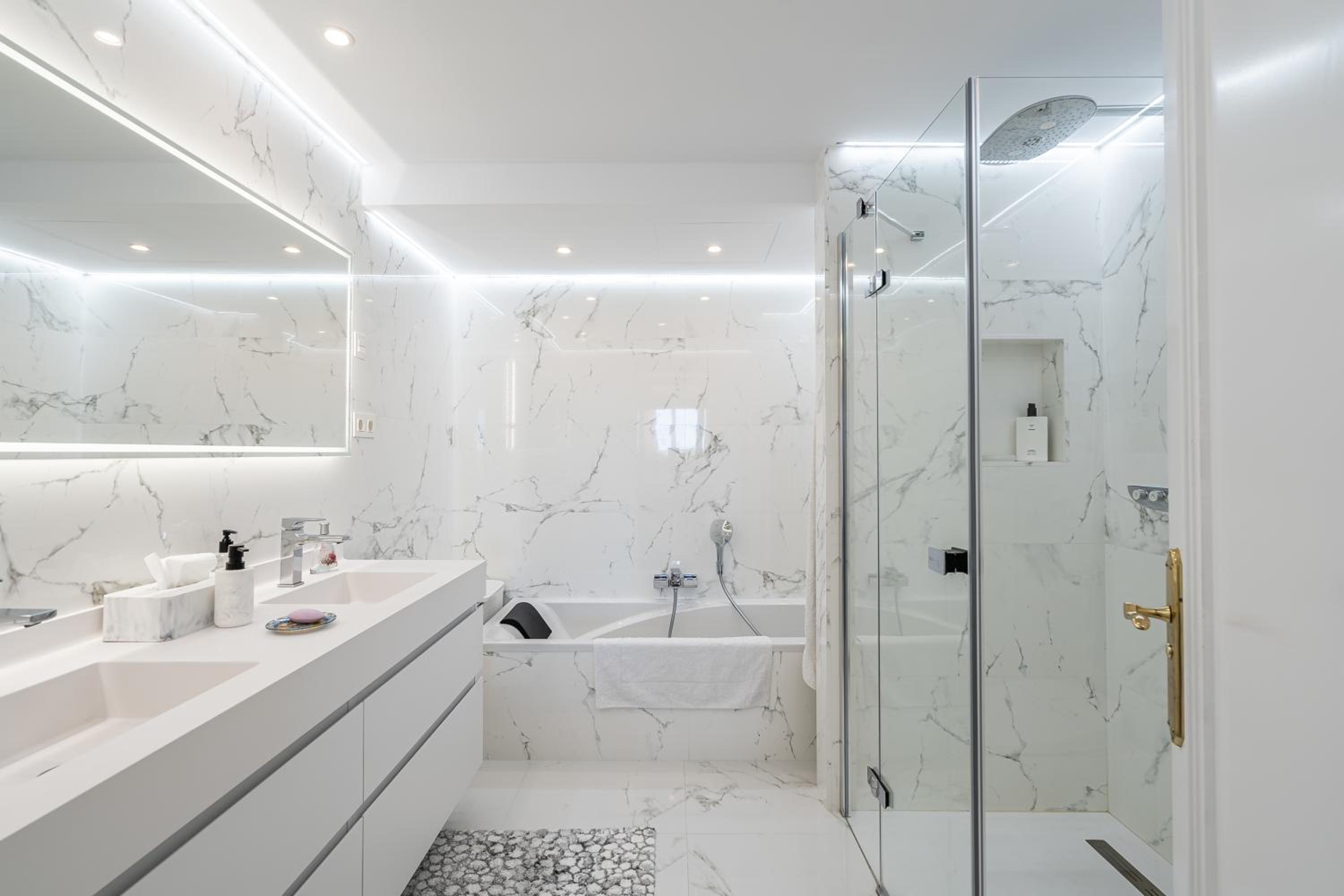 Frontline luxury ground floor apartment