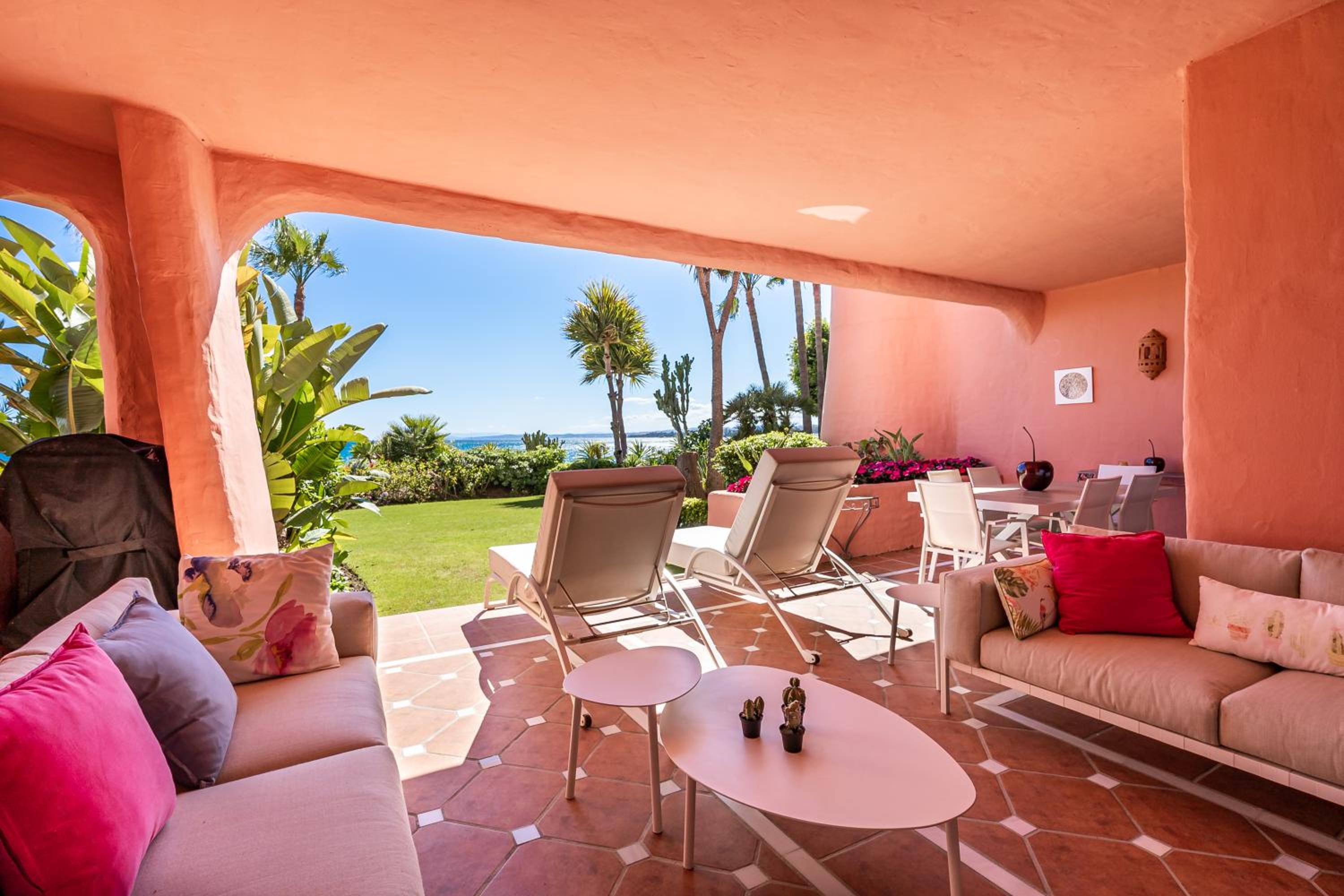 Frontline luxury ground floor apartment