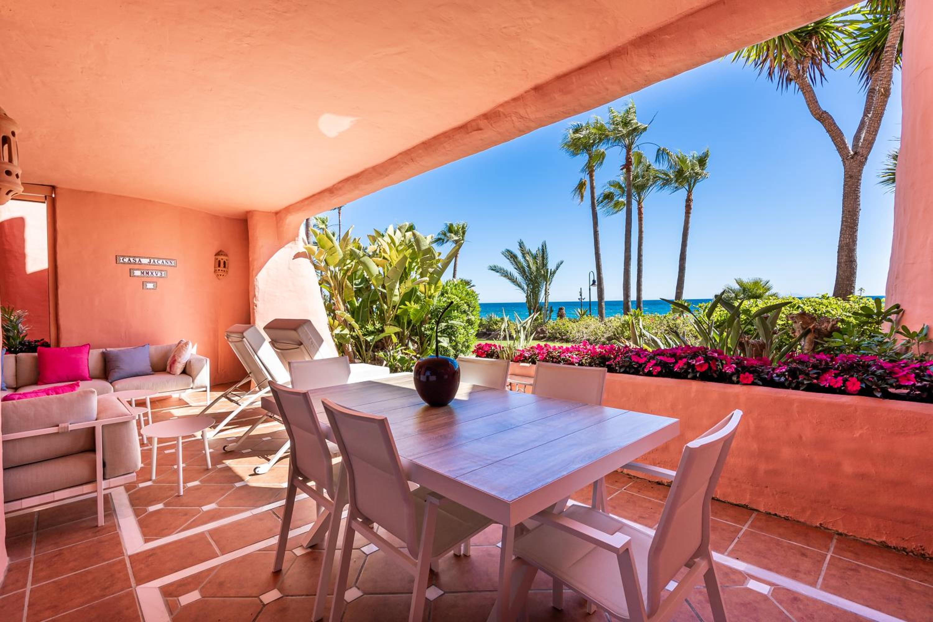 Frontline luxury ground floor apartment