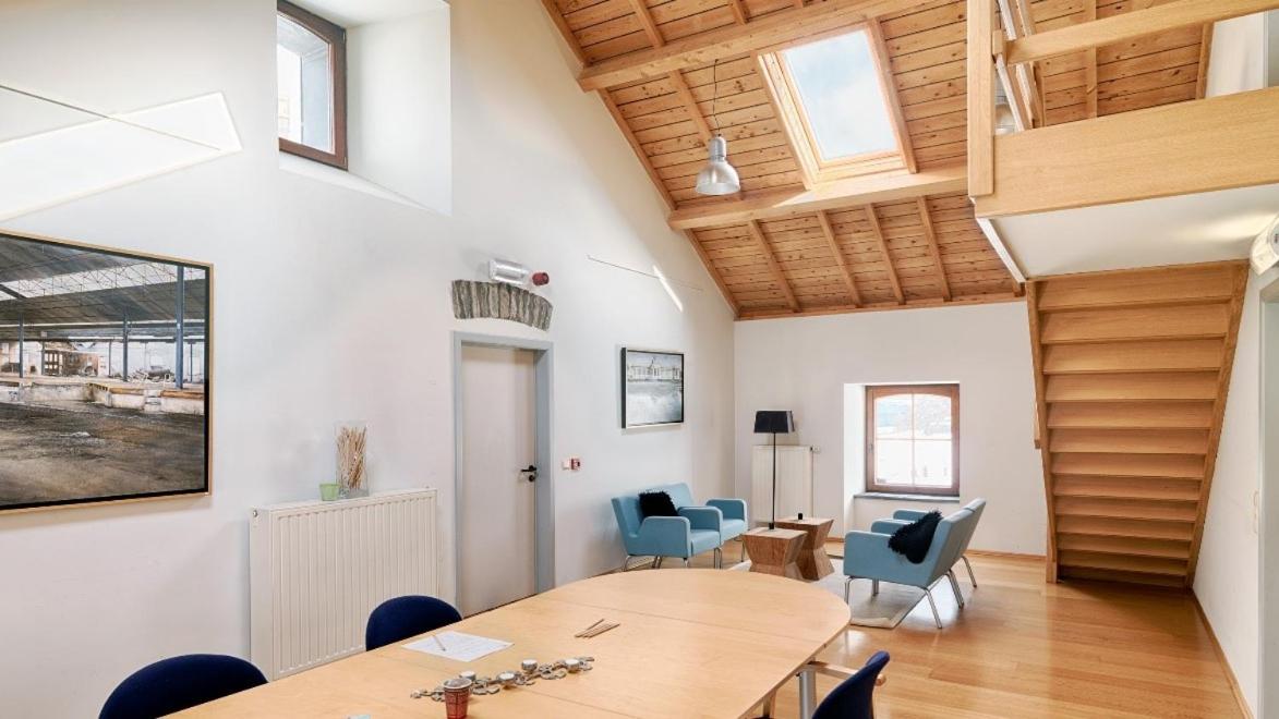 2 huizen voor 60 personen - Hubermont