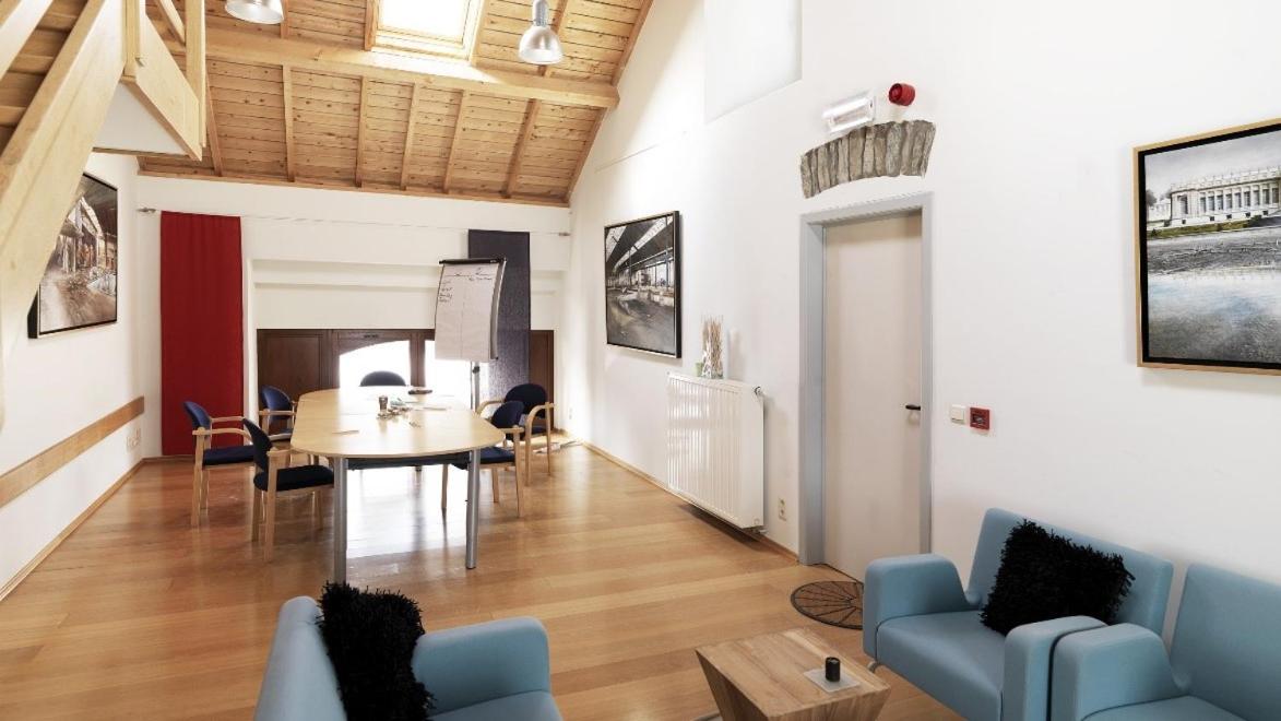 2 huizen voor 60 personen - Hubermont