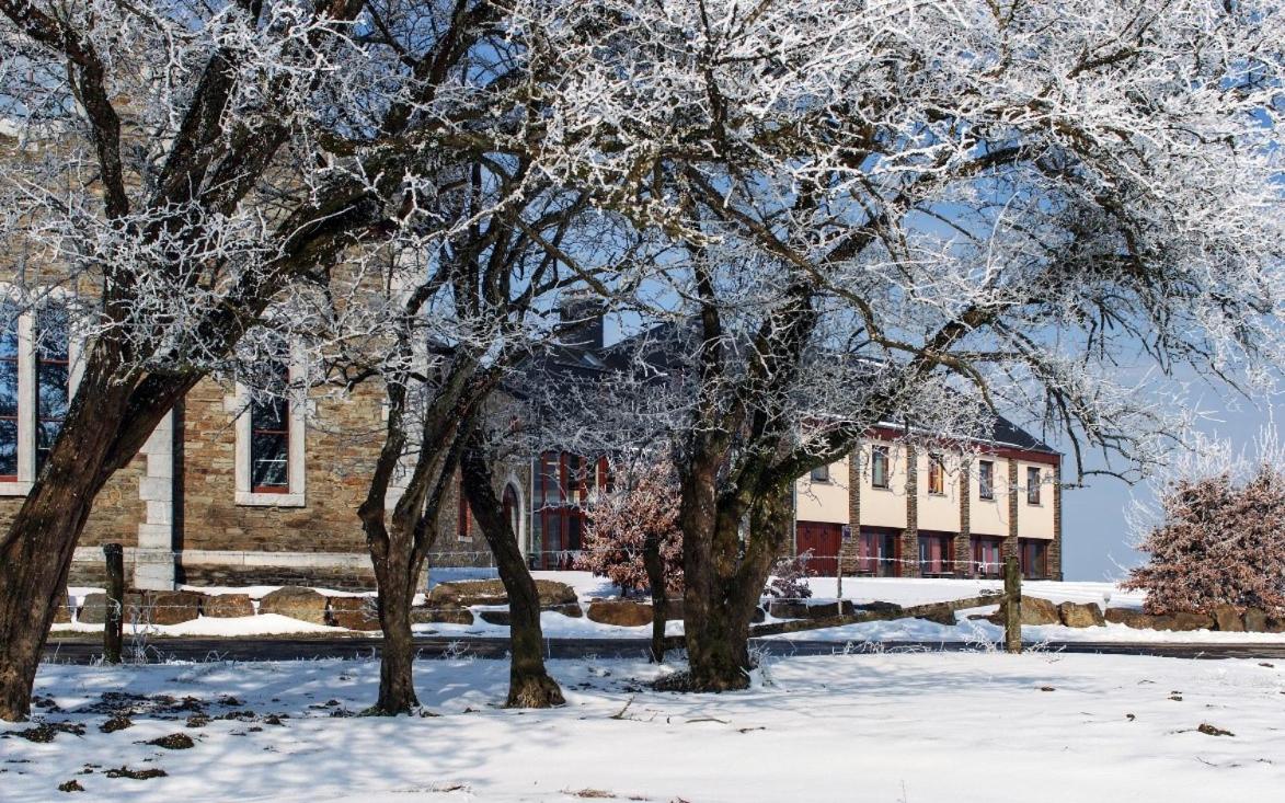 2 huizen voor 60 personen - Hubermont