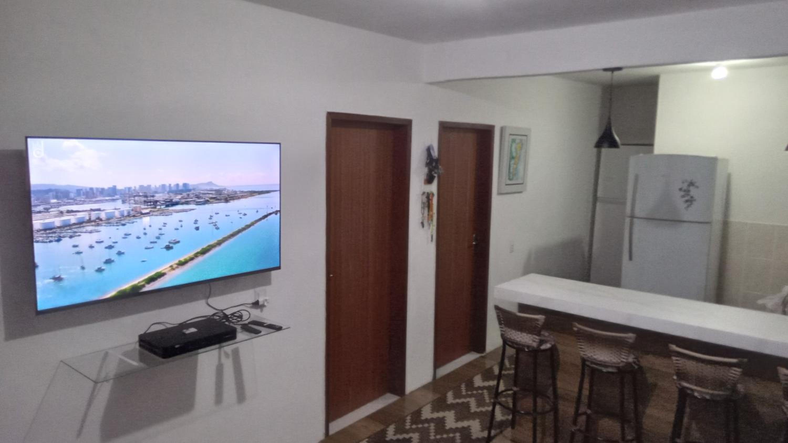 CHÁCARA EM JURERÊ-FLORIPA Piscina salão de jogos e area goumert