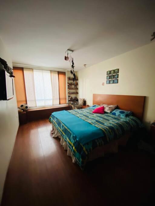 Amplio departamento amoblado, por días y semanas