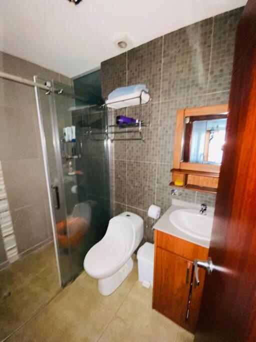 Amplio departamento amoblado, por días y semanas