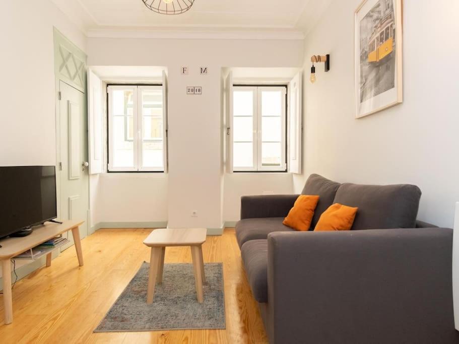 Madalena Cozy Apartment - Cozy Apartment in Lisbon Baixa view 2