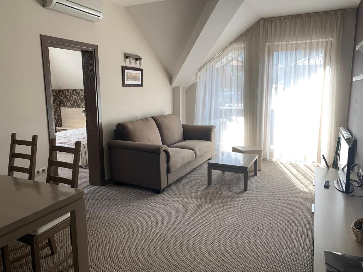 Granat Gondola Apartments next to Ski Lift