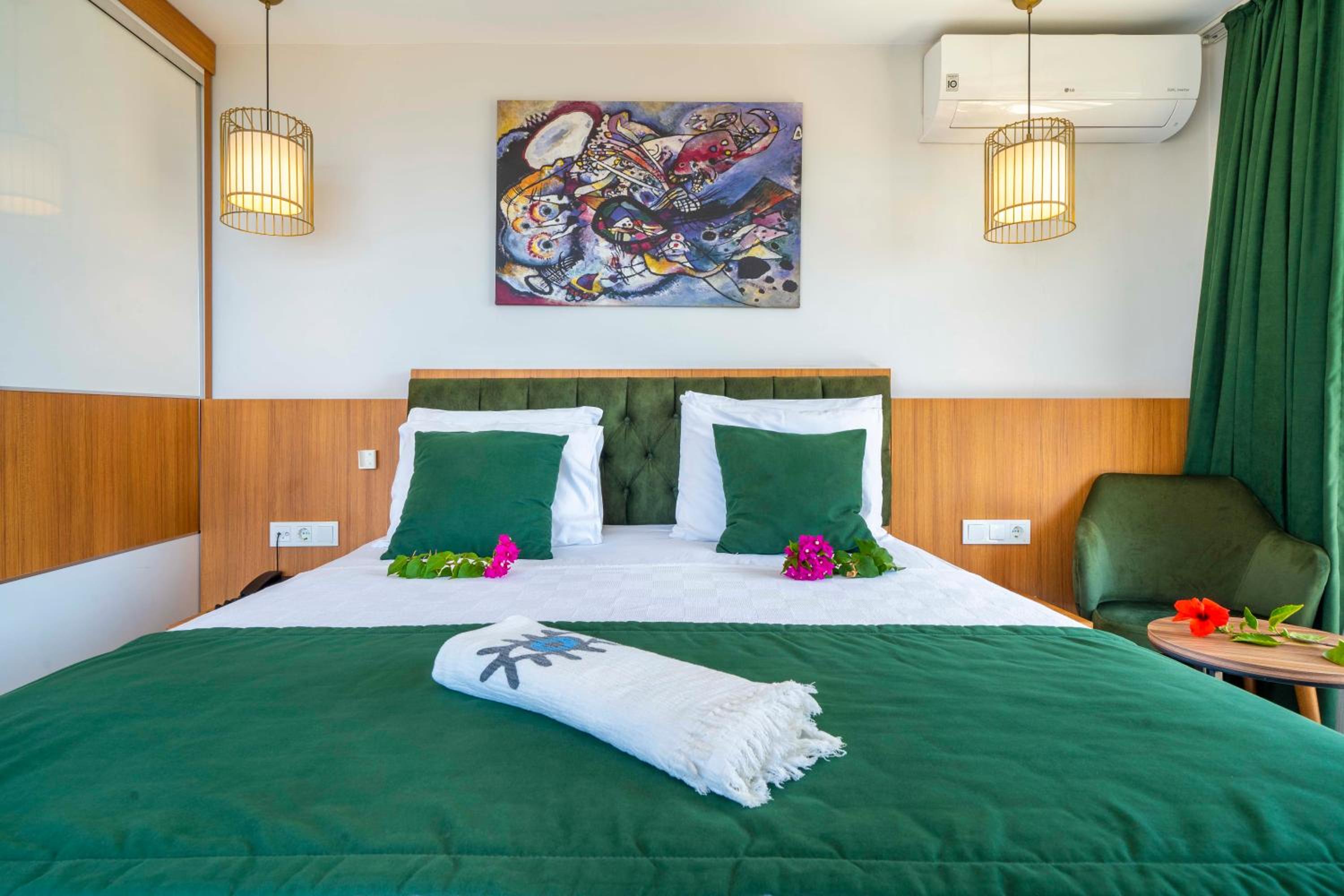 Mogons Exclusive Hotel - Image 158