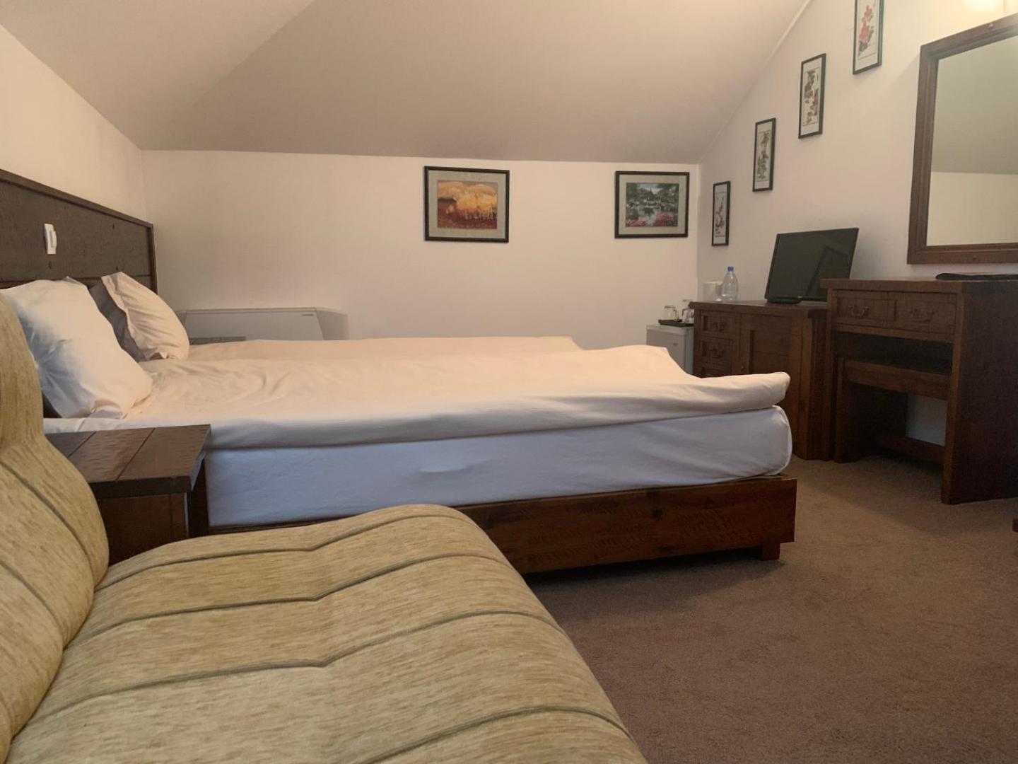 Granat Gondola Apartments next to Ski Lift