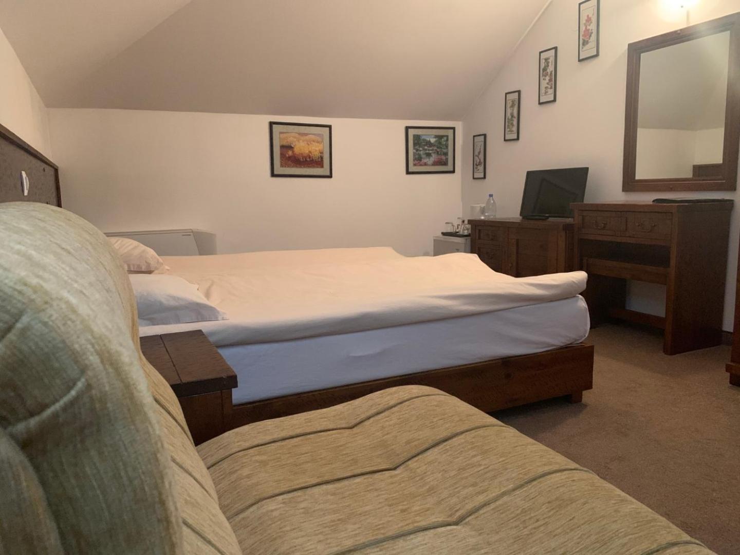Granat Gondola Apartments next to Ski Lift