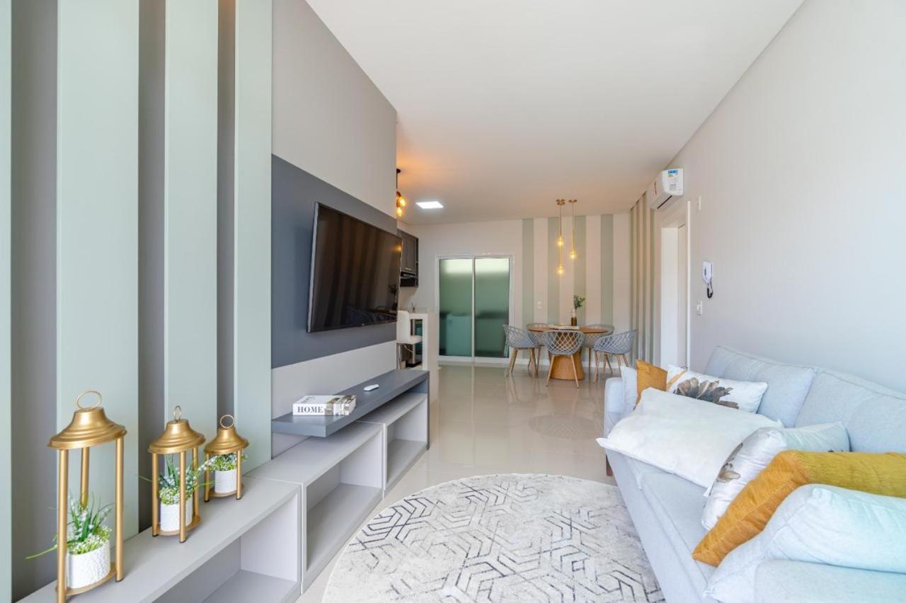 Apartamento 02 dormitórios e Jacuzzi - LA044EF