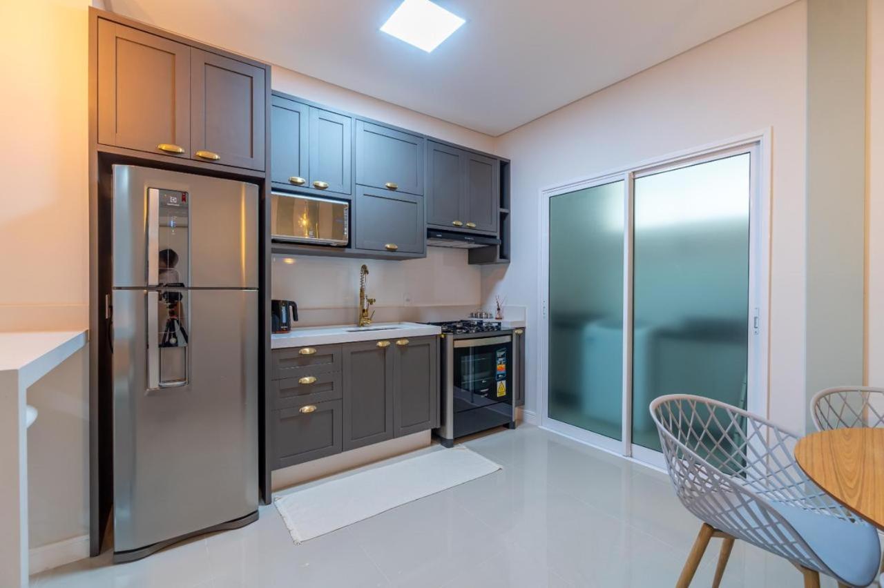 Apartamento 02 dormitórios e Jacuzzi - LA044EF