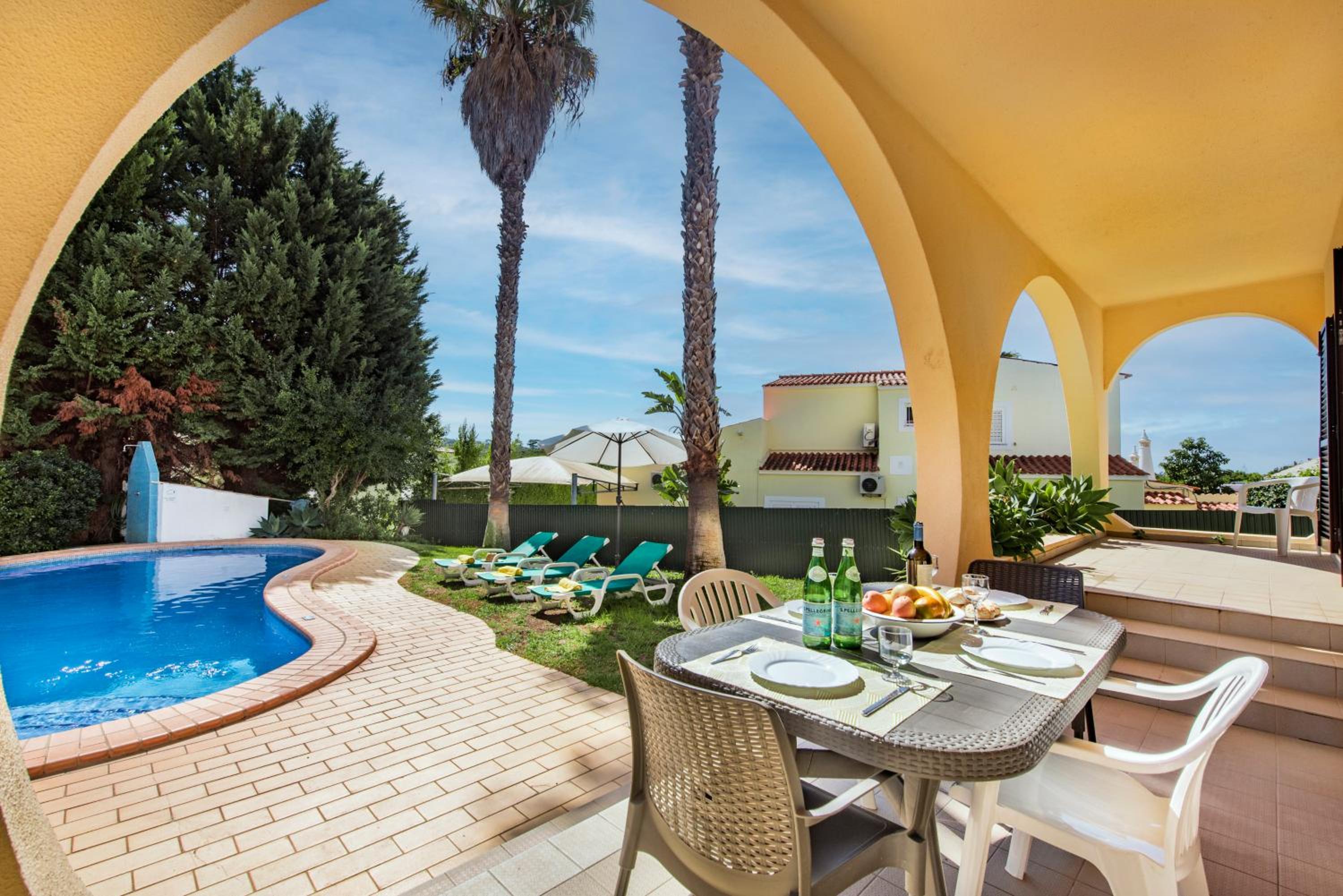 Exclusive Retreat in Vilamoura, private pool, off-street parking, Free AC wifi view 5