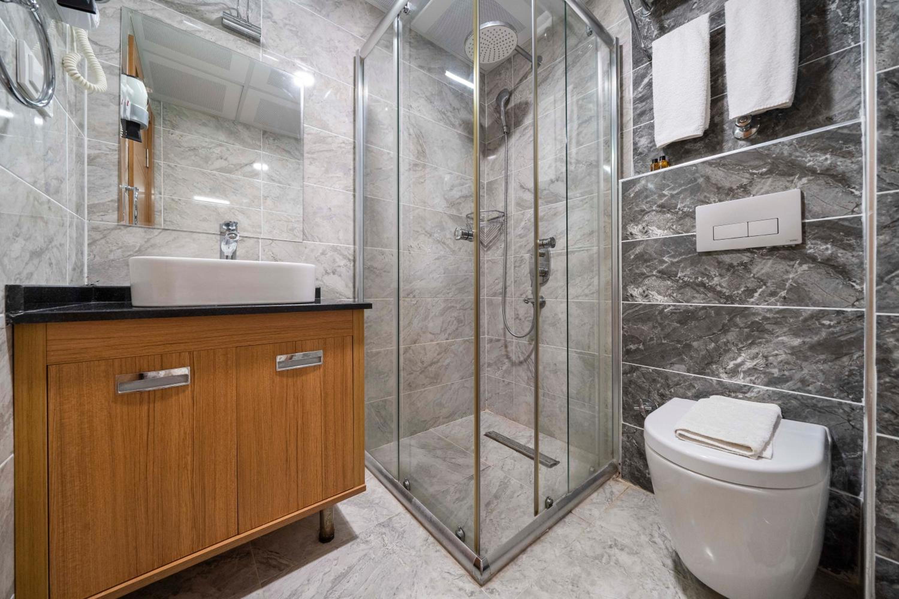 Mogons Exclusive Hotel - Image 151