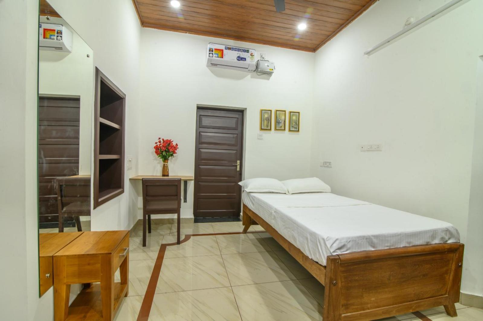 Thomaskuttys Farmhouse Homestay