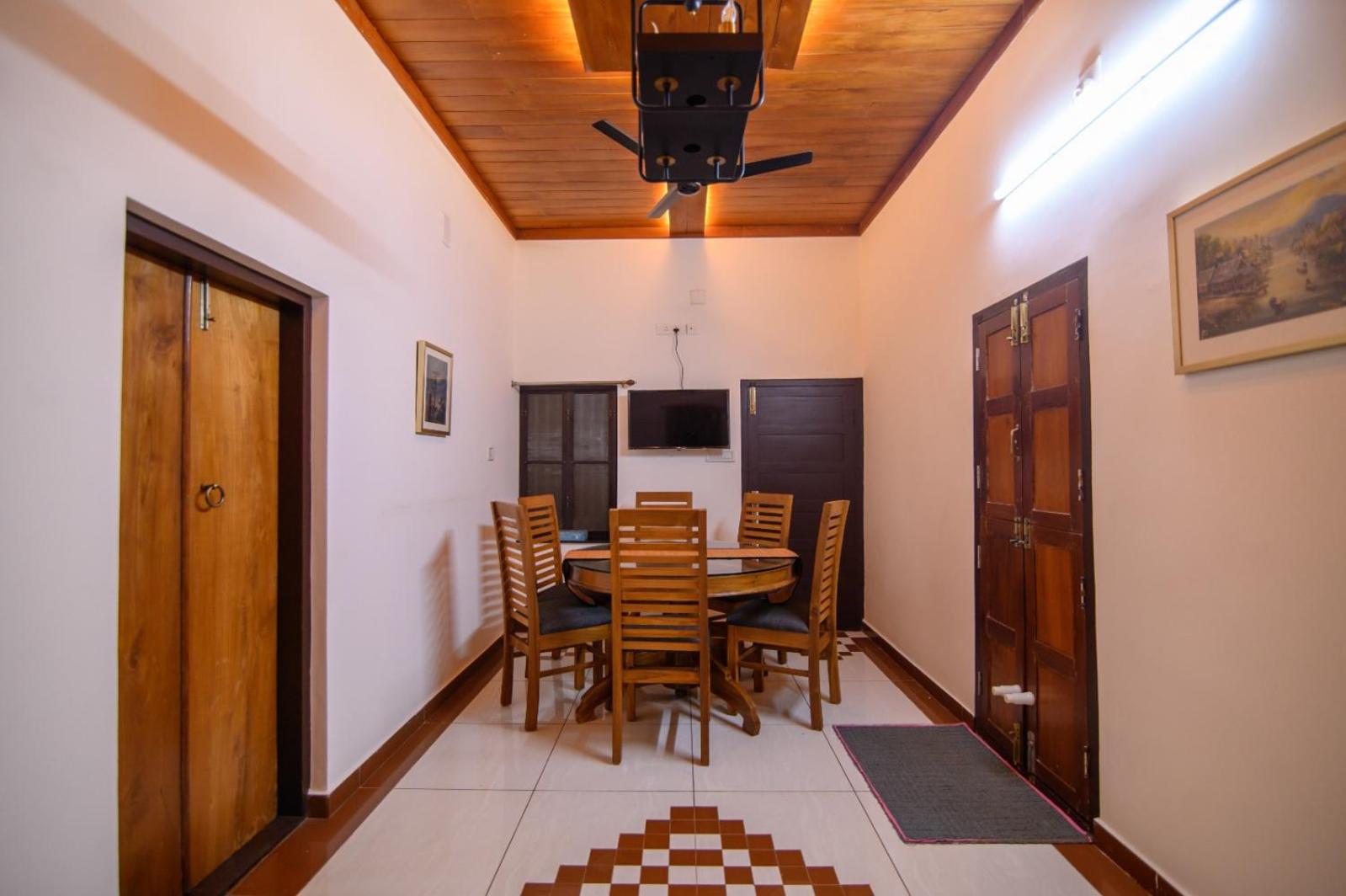 Thomaskuttys Farmhouse Homestay