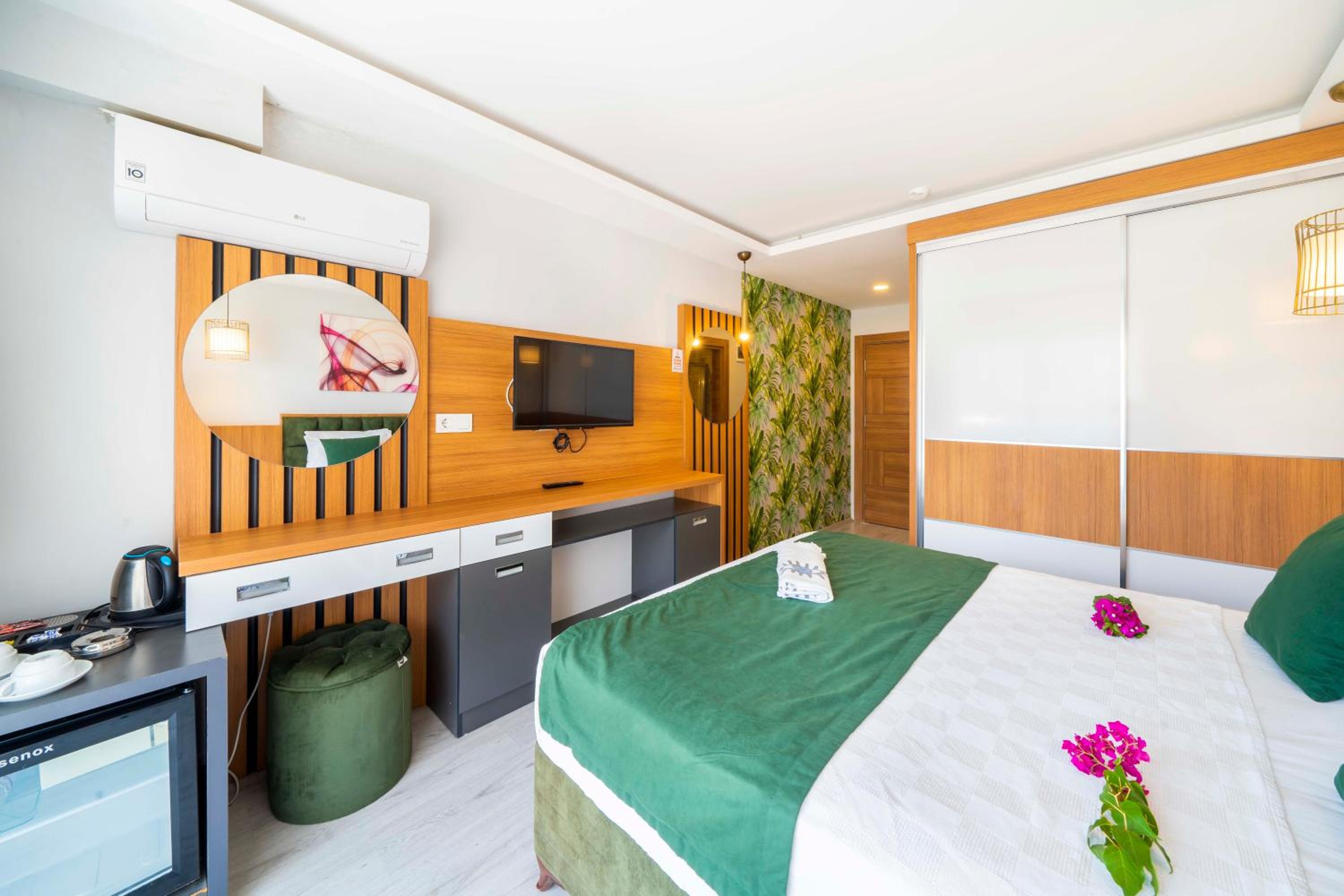 Mogons Exclusive Hotel - Image 148