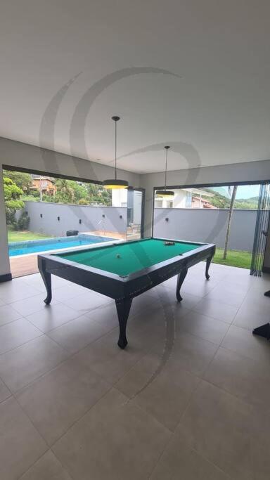 Casa alto padrão 400m da Praia Brava Fpolis