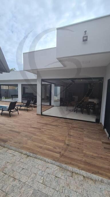Casa alto padrão 400m da Praia Brava Fpolis