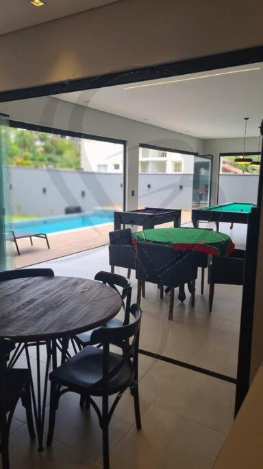 Casa alto padrão 400m da Praia Brava Fpolis