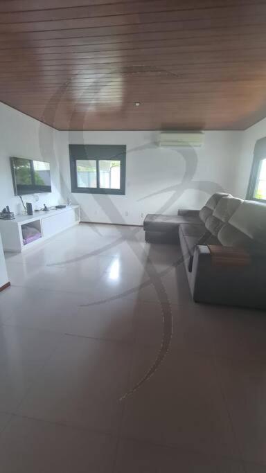 Casa alto padrão 400m da Praia Brava Fpolis