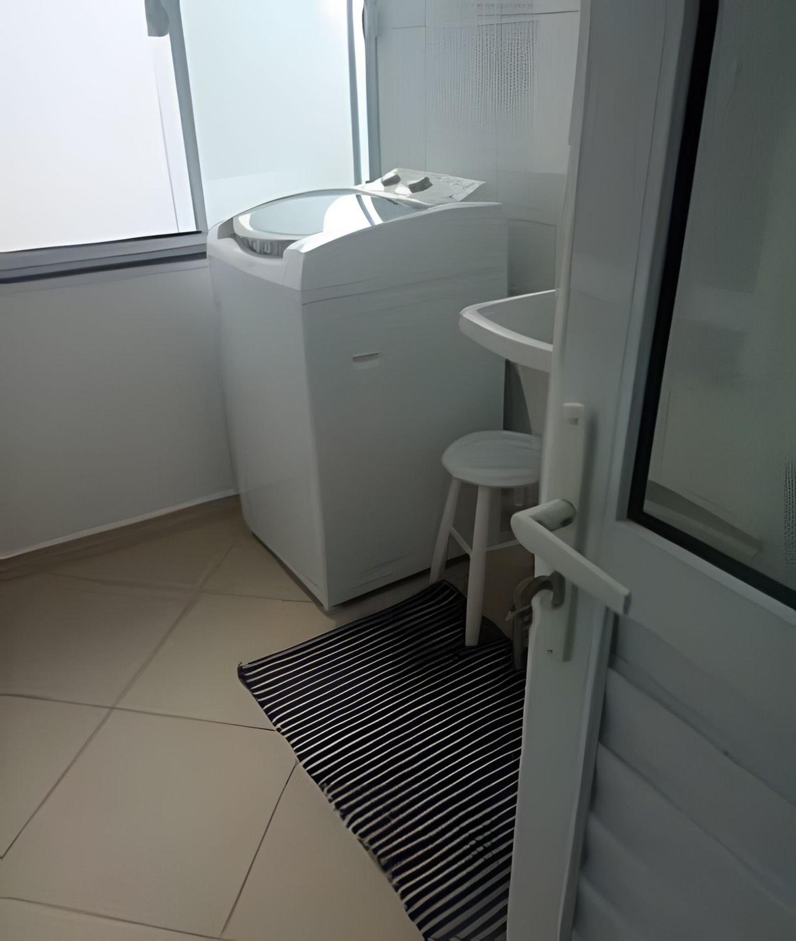 Ap. 3 dorm c/vista para a lagoa