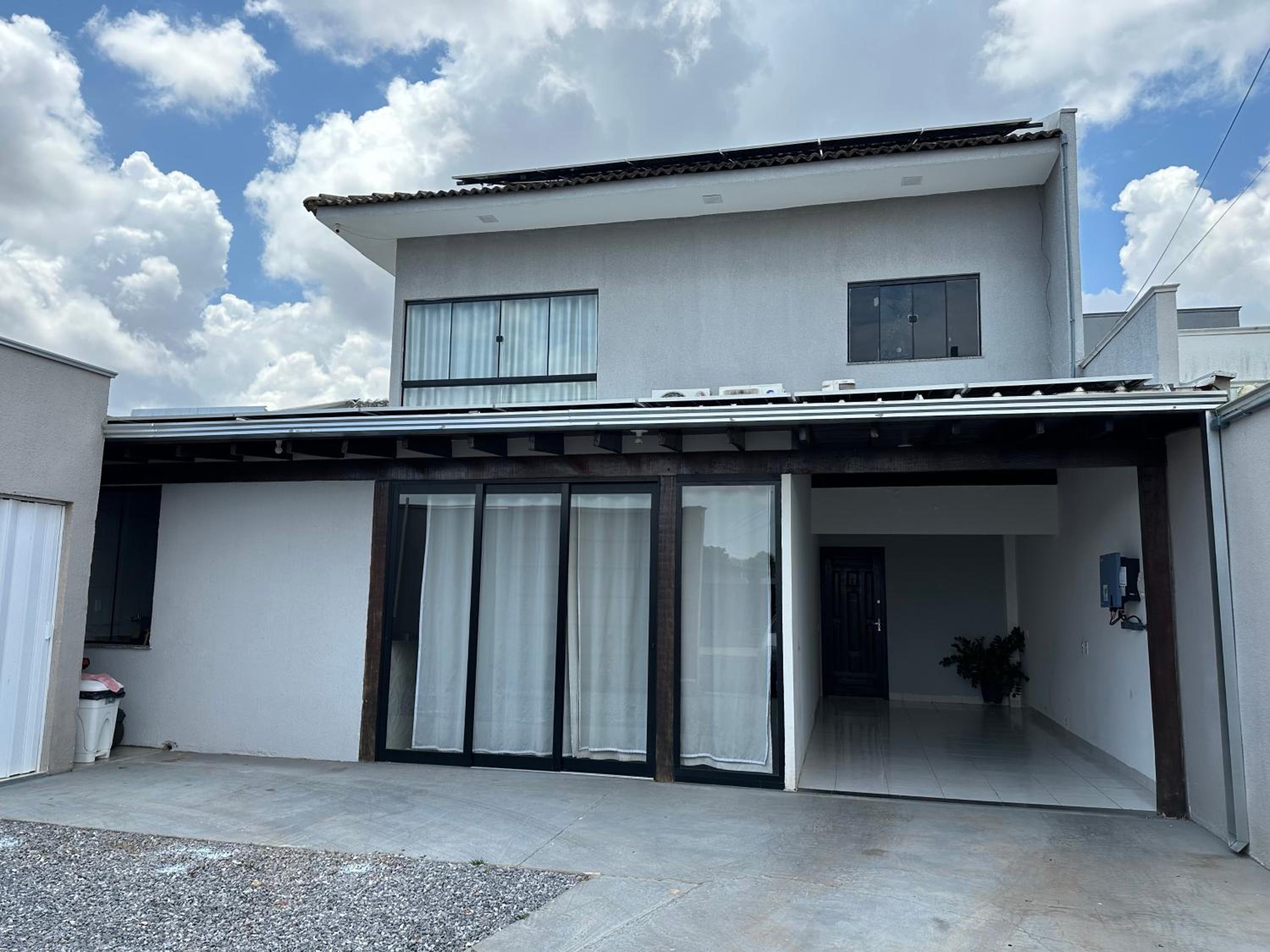 Apartamento completo ate 5 pessoas ou um quarto com sala e cozinha para 2 pessoas