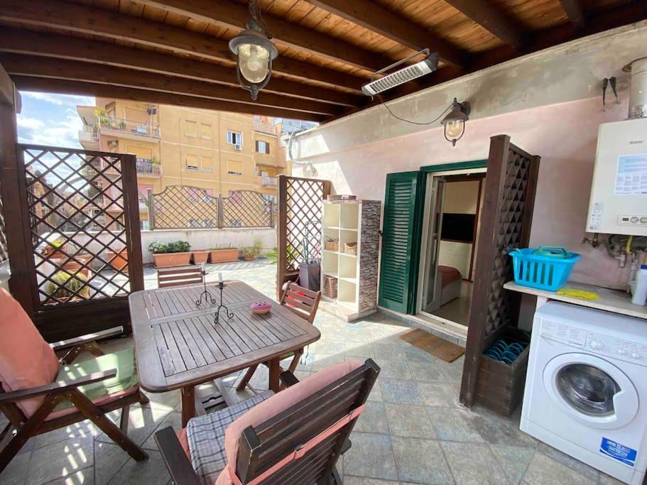 Delizioso appartamento con terrazza in Rome