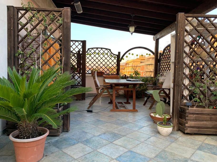 Delizioso appartamento con terrazza in Rome