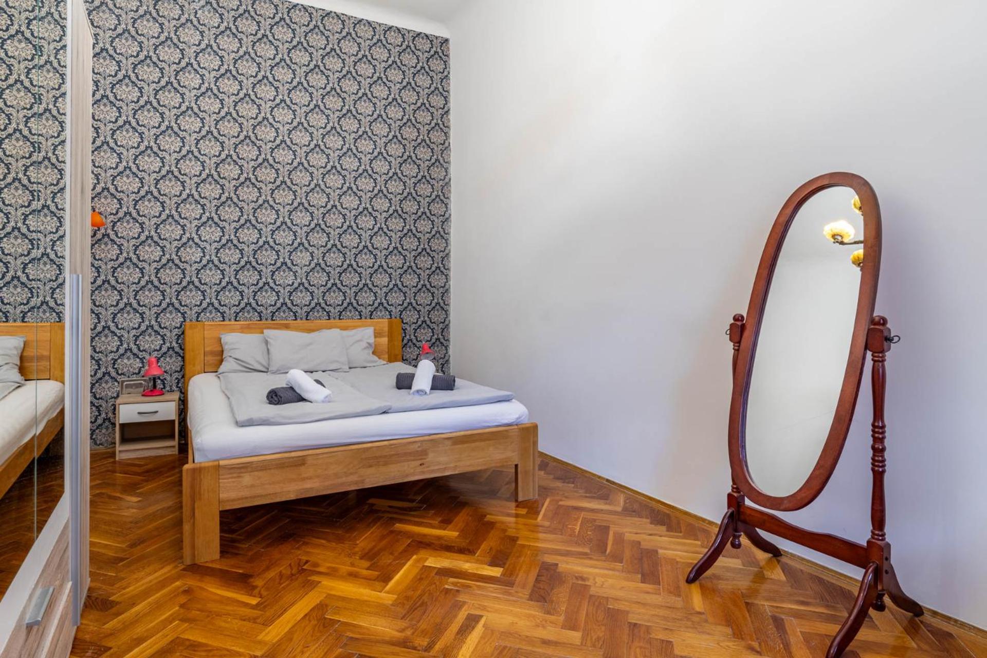 Great Value Apartment / City Centre view 3