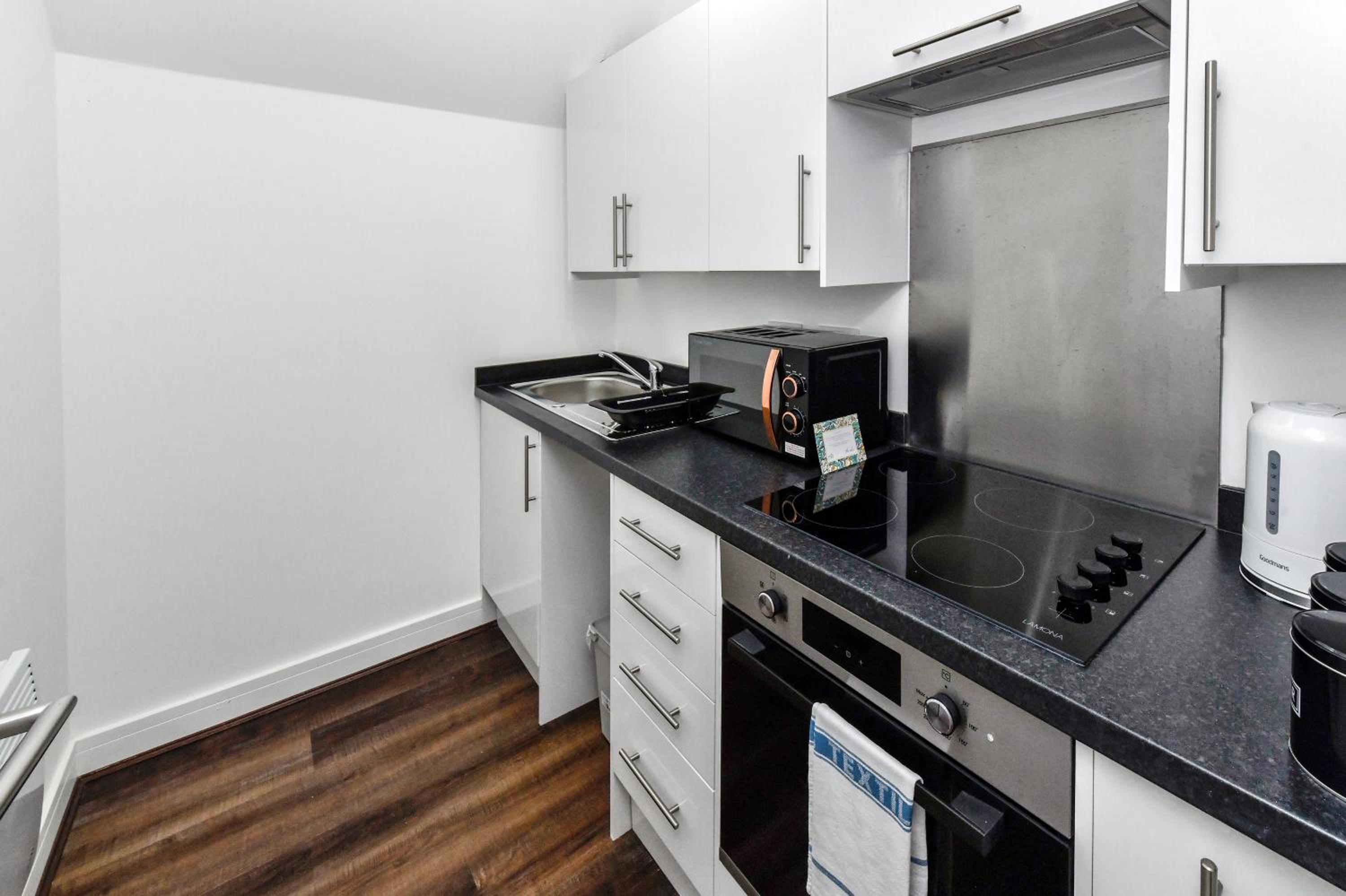 Nottingham Vacations - Church Street Flat 13 - Minimalist Studio in Basford - Property Image 15