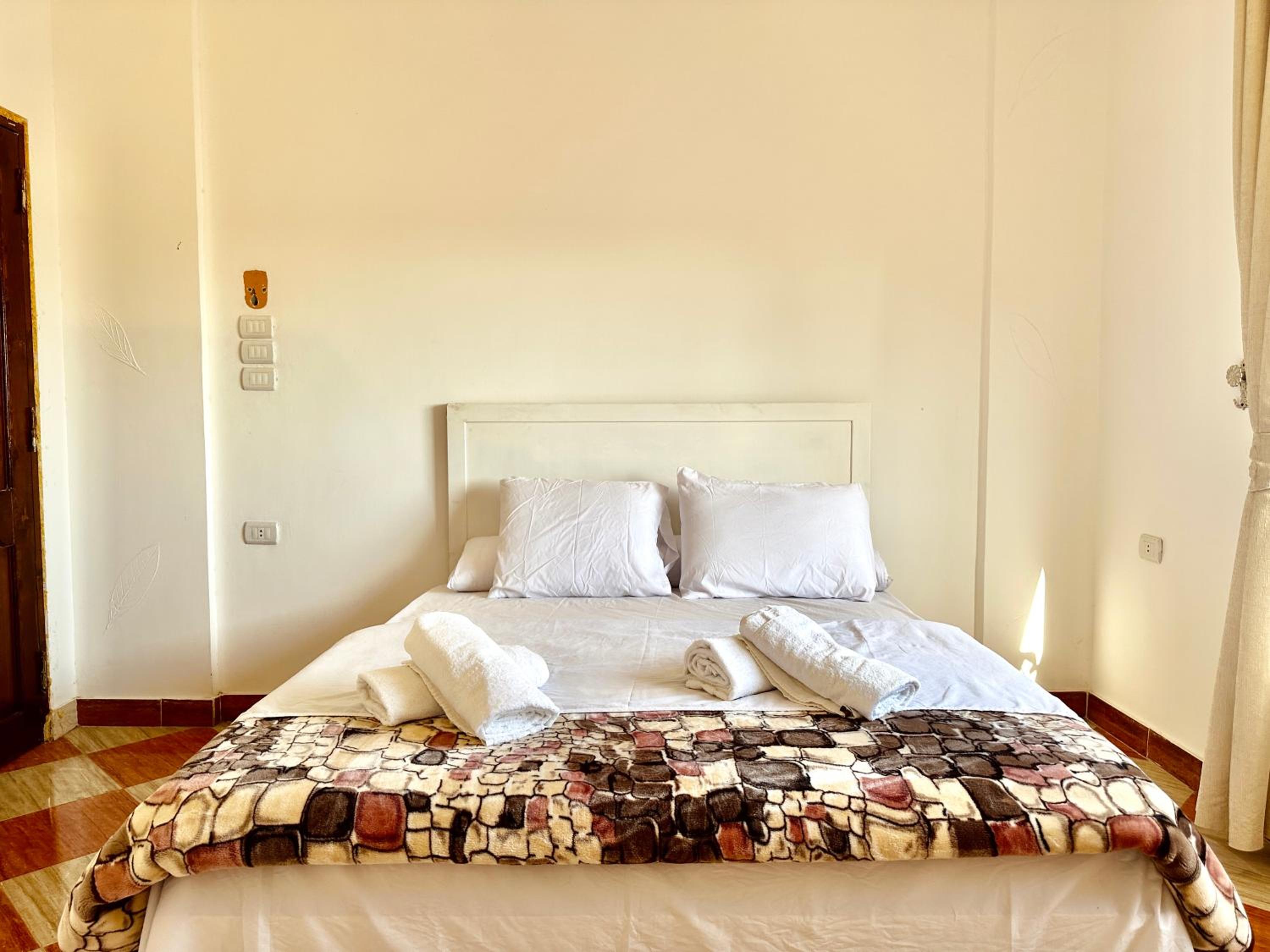 hathor guest house