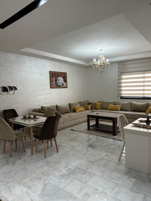Cosy appartement avec piscine et parking view 2