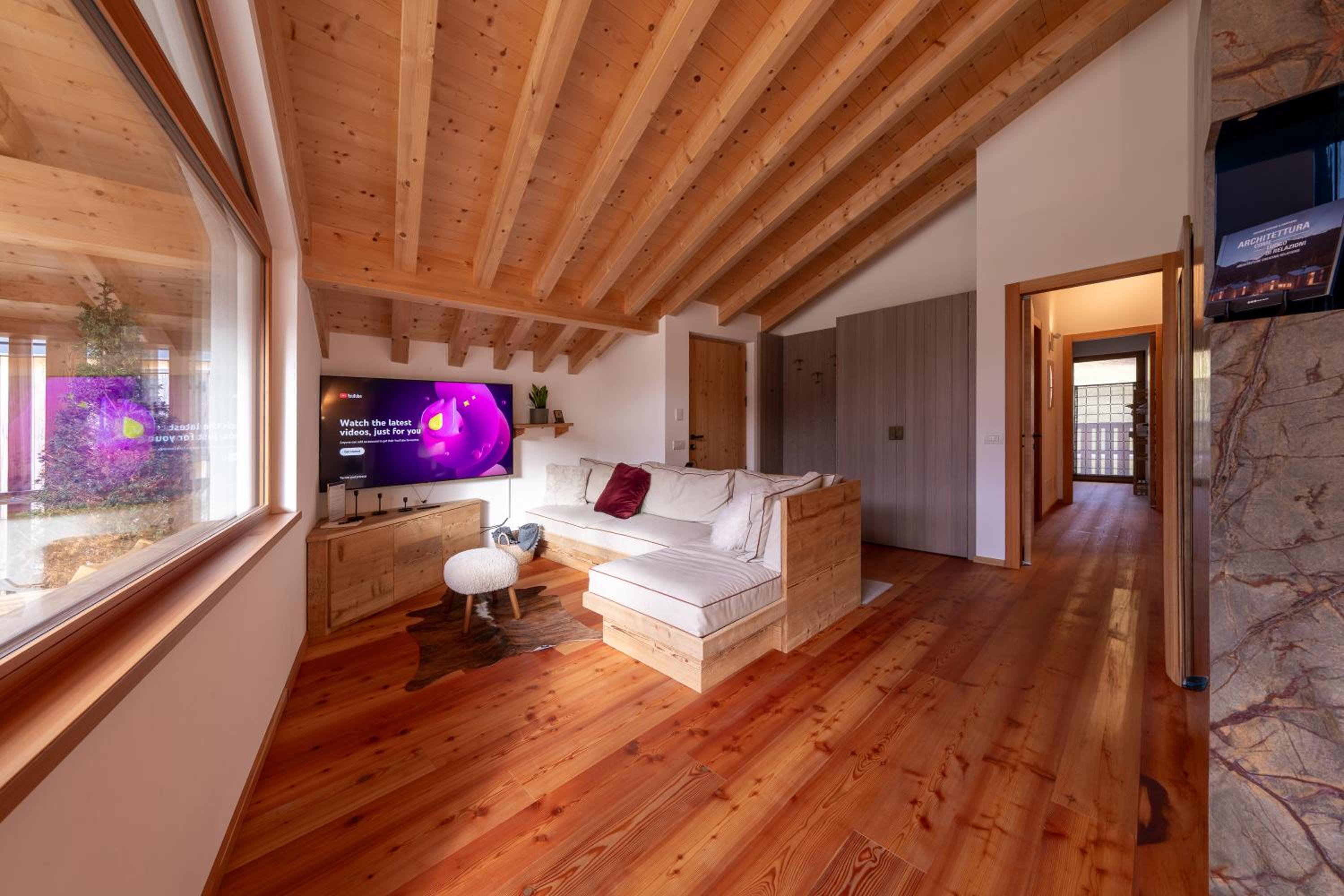 GreenWood Chalet - Spacious Alpine Retreat with Mountain Views