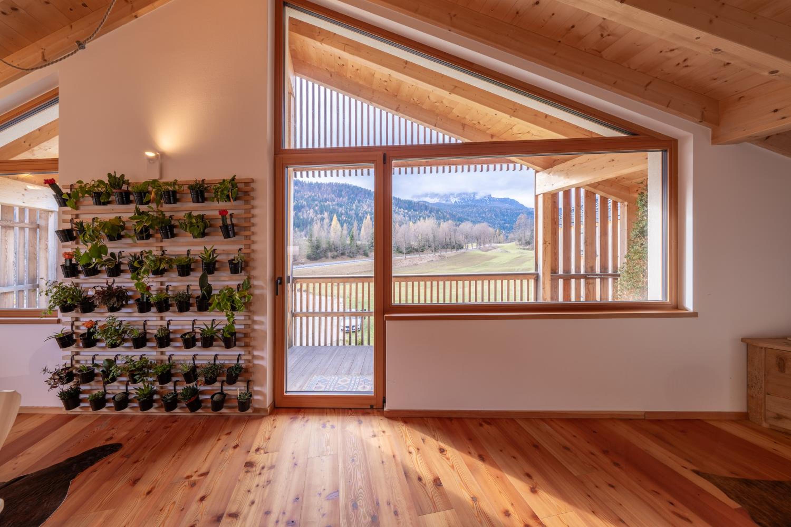 GreenWood Chalet - Spacious Alpine Retreat with Mountain Views