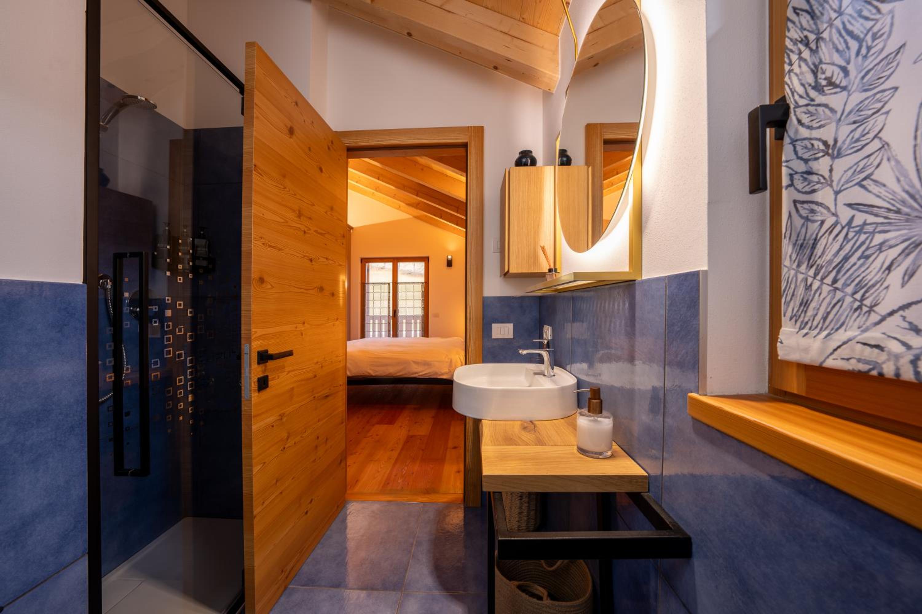 GreenWood Chalet - Spacious Alpine Retreat with Mountain Views