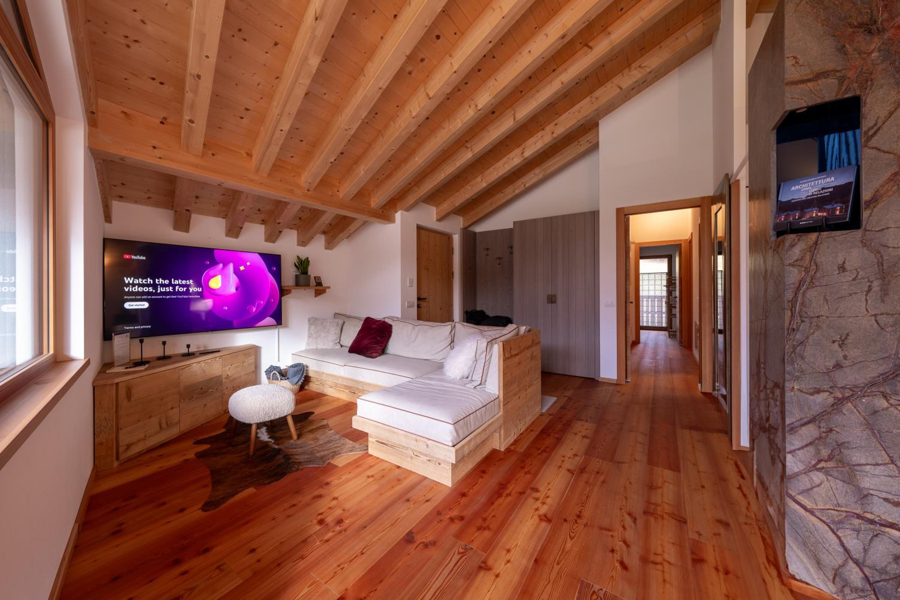 GreenWood Chalet - Spacious Alpine Retreat with Mountain Views