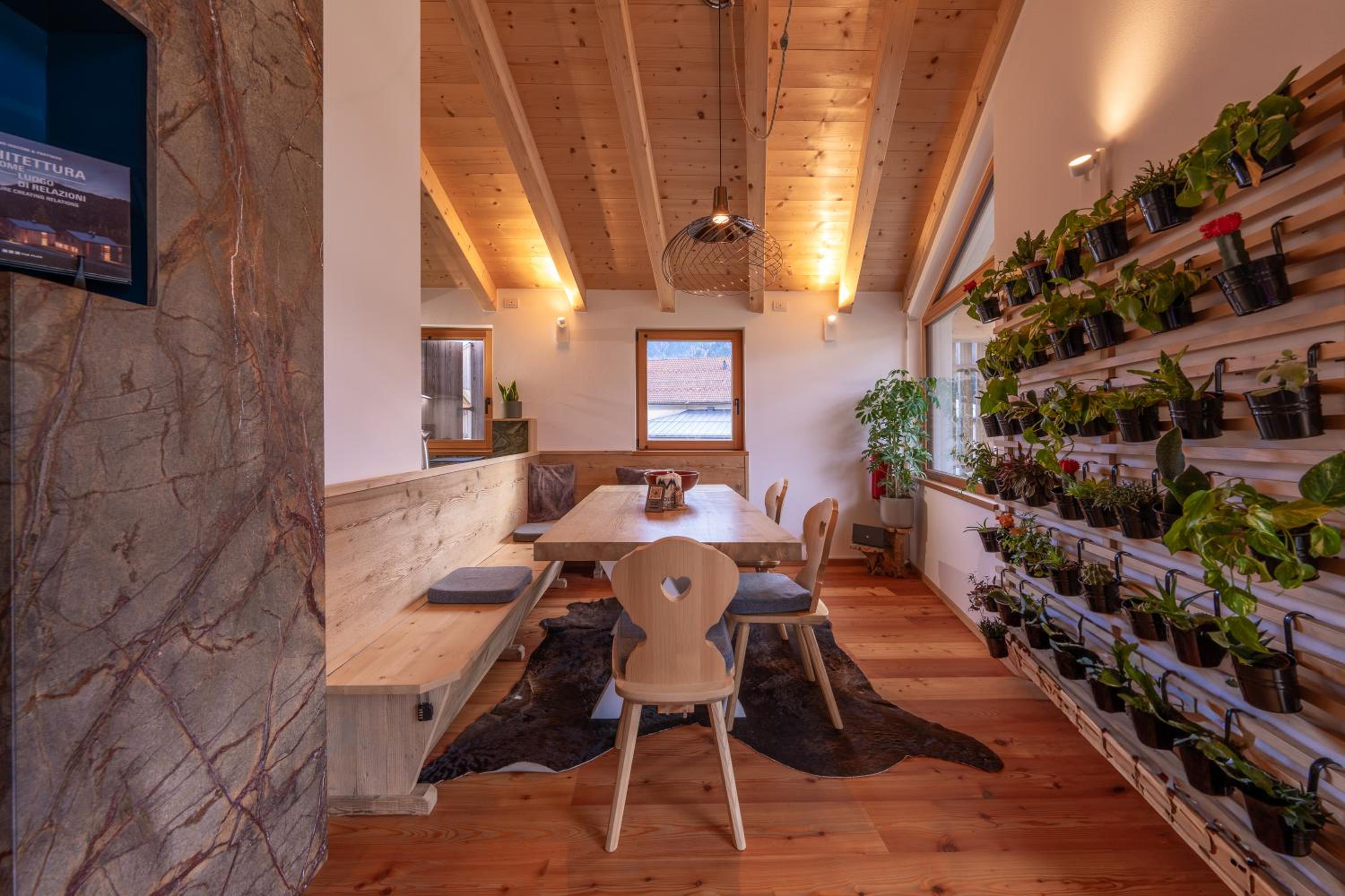 GreenWood Chalet - Spacious Alpine Retreat with Mountain Views