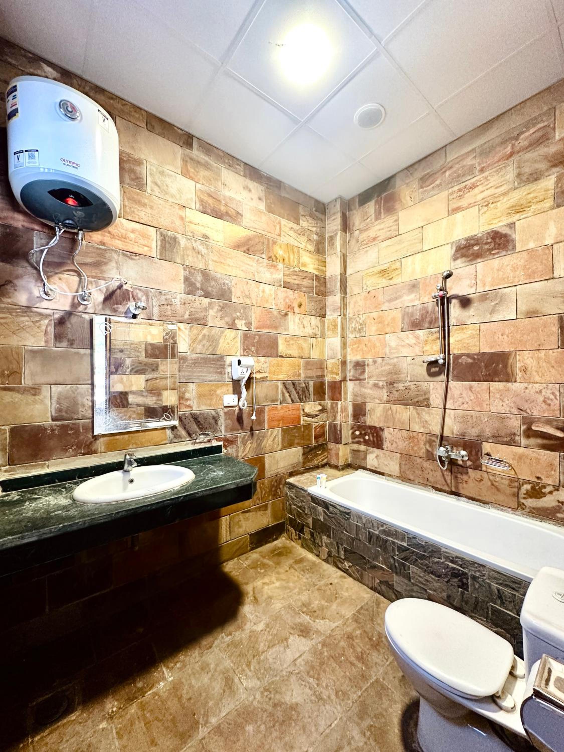 hathor guest house