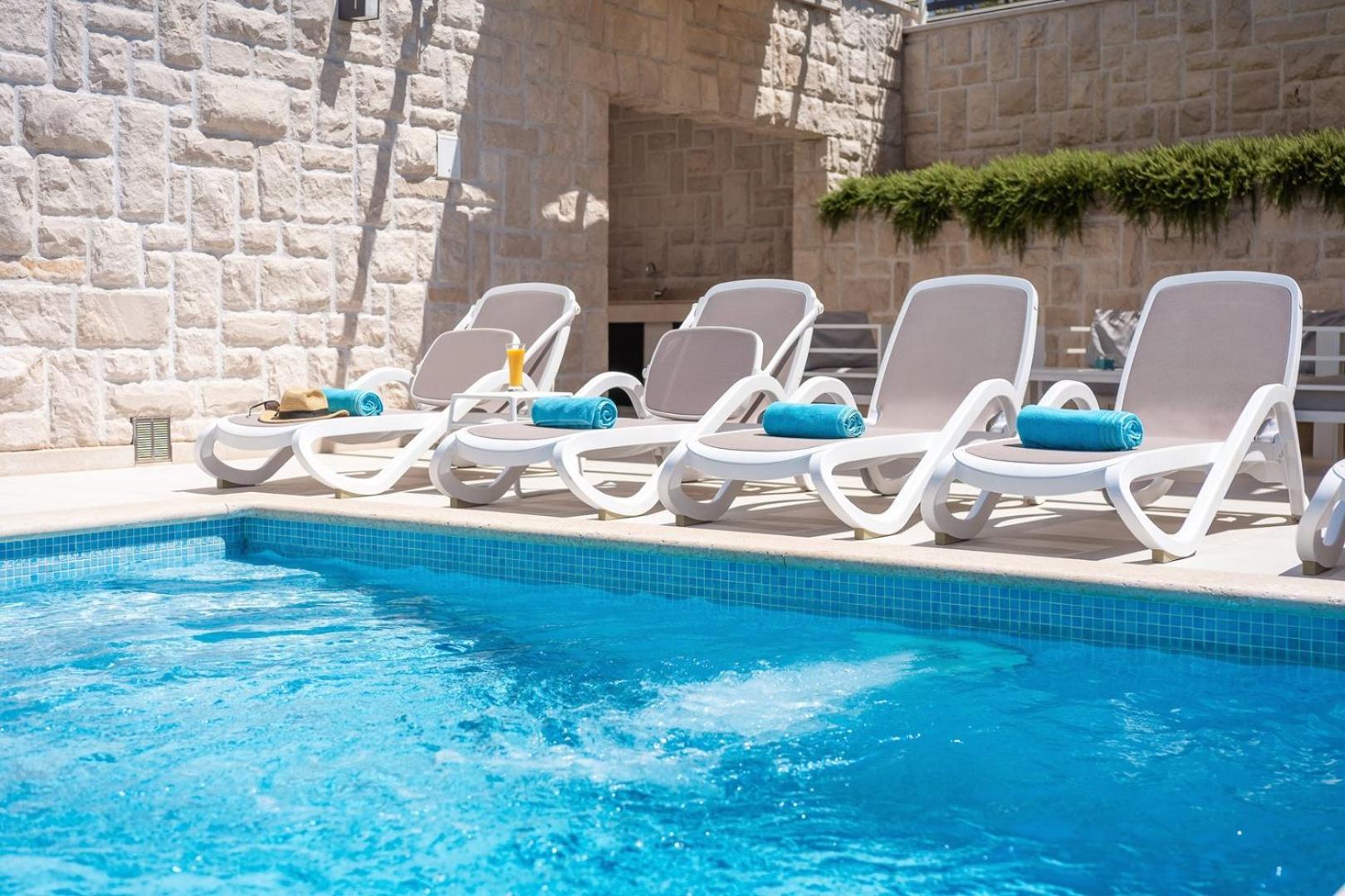 Villa Paloma Blanca 4-bedroom villa with sea views view 5