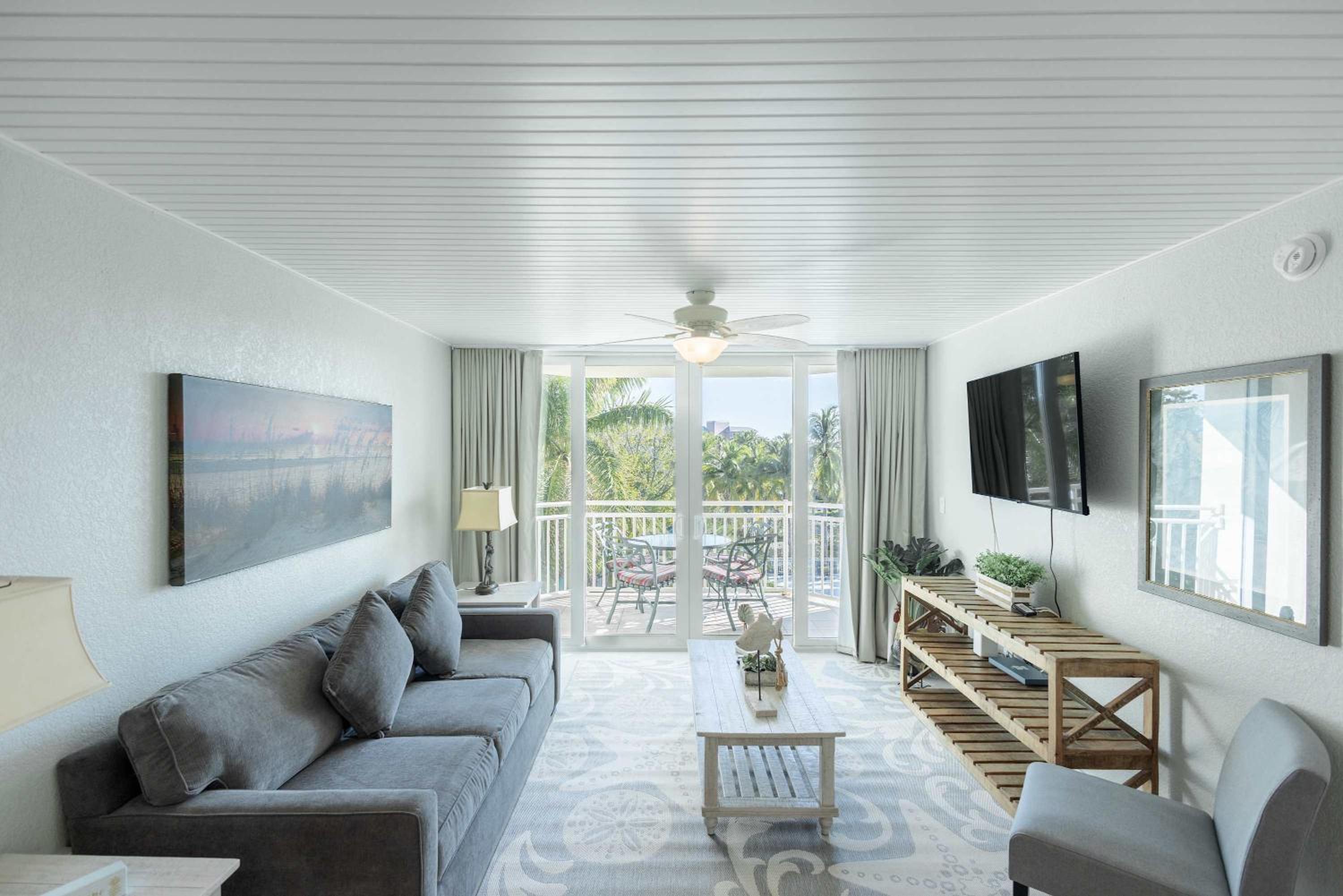 The Exuma Cay -Pool View & Parking