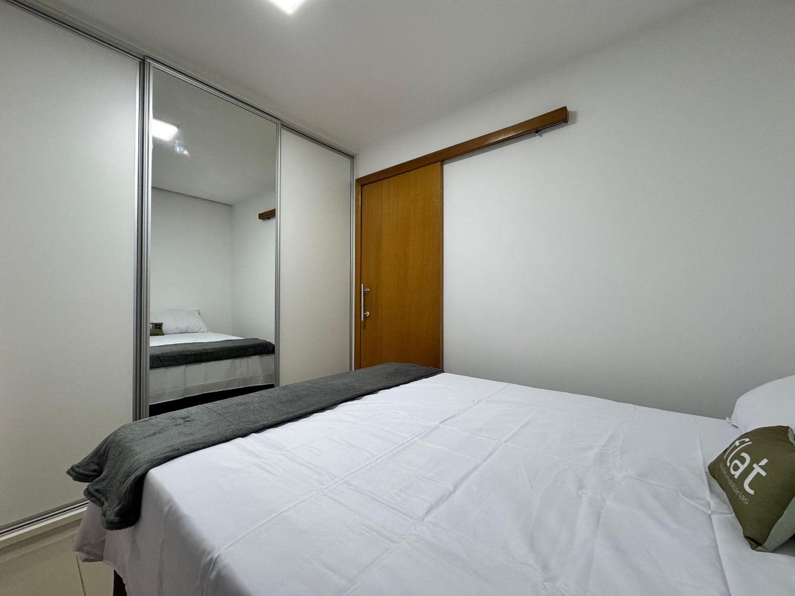 Studio Moderno no Sudoeste: Garagem e Tudo a Pé